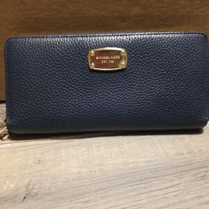 Michael Kors Jet Set Travel Large Zip-around Continental Navy Wallet